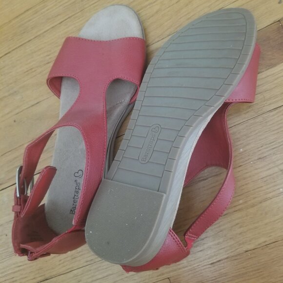 Baretraps Red Women's Sandals Size 7.5 Wide NWTO - Picture 4 of 9